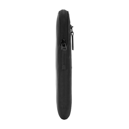Incase Compact Sleeve in Flight Nylon - kapesní obal na MacBook Pro 14" (M4/M3/M2/M1/2024-2021) (černý)