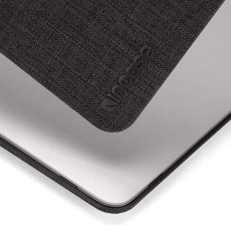 Incase Textured Hardshell in Woolenex - szövet tok a MacBook Pro 13" (M2/M1/2022-2020) (grafit) számára