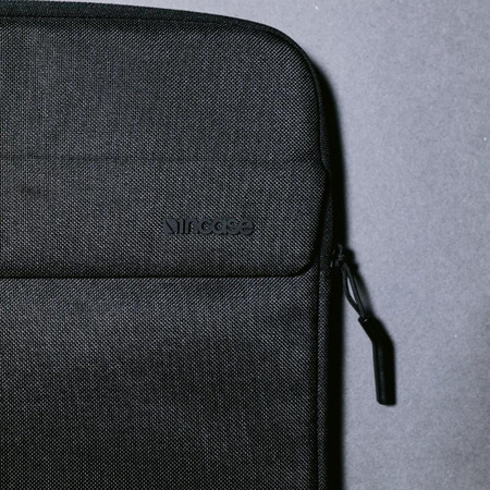 Incase Crosstown Sleeve with Woolenex - MacBook Pro 16" Pocket Cover (M4/M3/M2/M1/2024-2021) (Black)