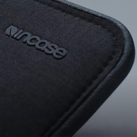Incase ICON Sleeve s Woolenexem - obal na MacBook Pro 14" (M4/M3/M2/M1/2024-2021) (grafitový)