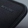 Incase ICON Sleeve s Woolenexem - obal na MacBook Pro 14" (M4/M3/M2/M1/2024-2021) (tmavě modrý)